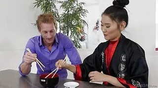Asiatisch essen lernen