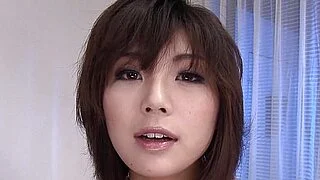 アジア人売春婦がチンポをしゃぶる